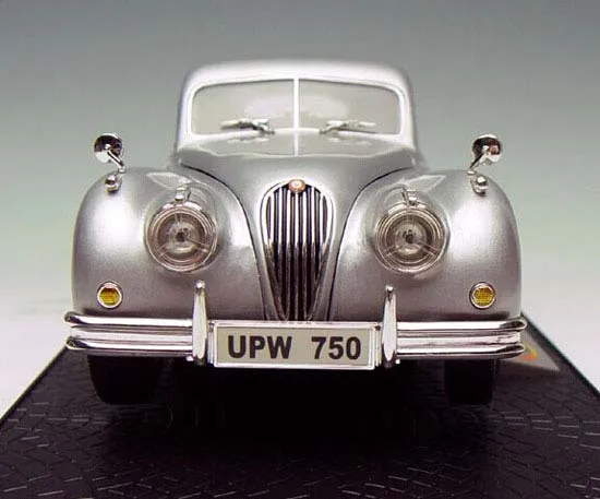 47880 jaguar xk120 diecast model detail