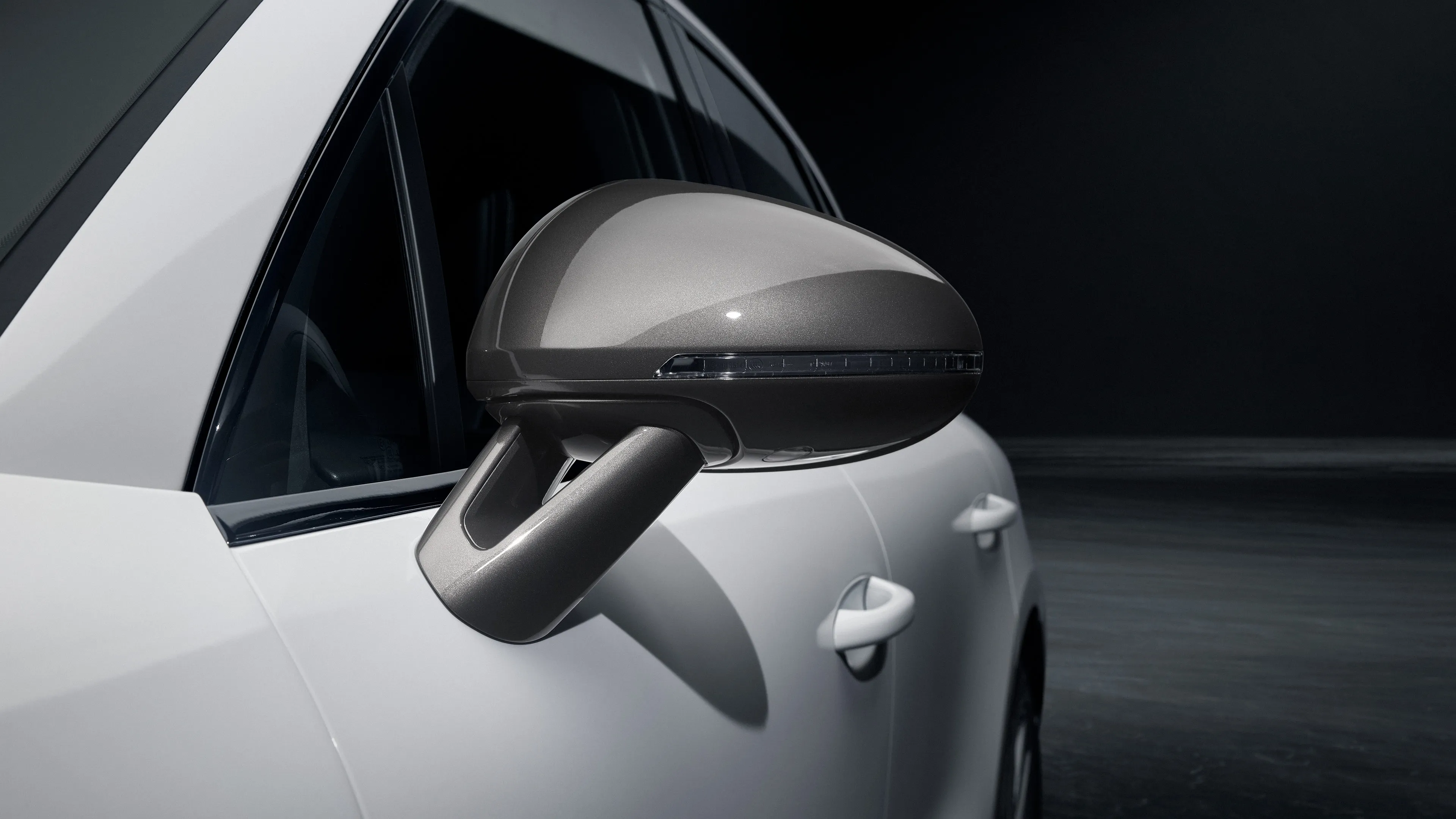 47895 diecast porsche macan gts display