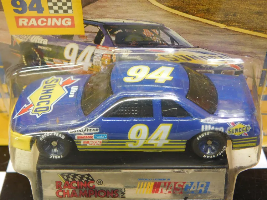 /img/47903-terry-labonte-piedmont-diecast-7.webp