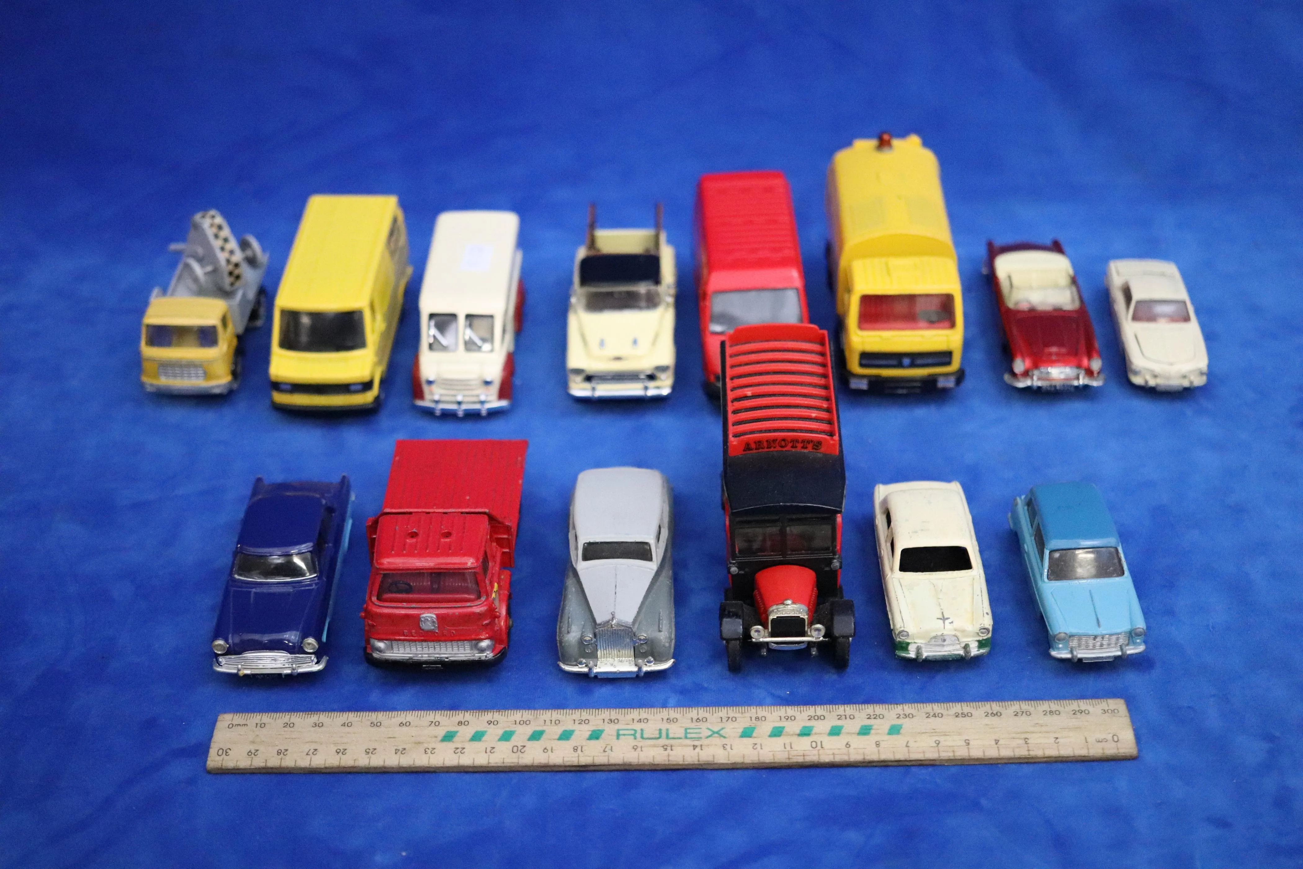 47919 austin diecast scale