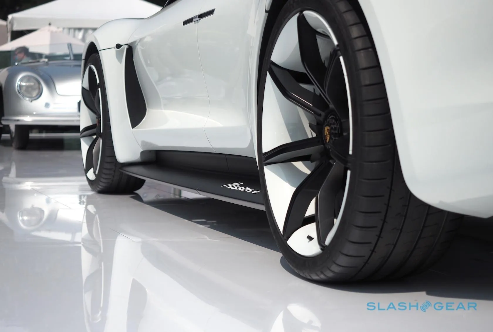 47925 porsche mission e diecast materials