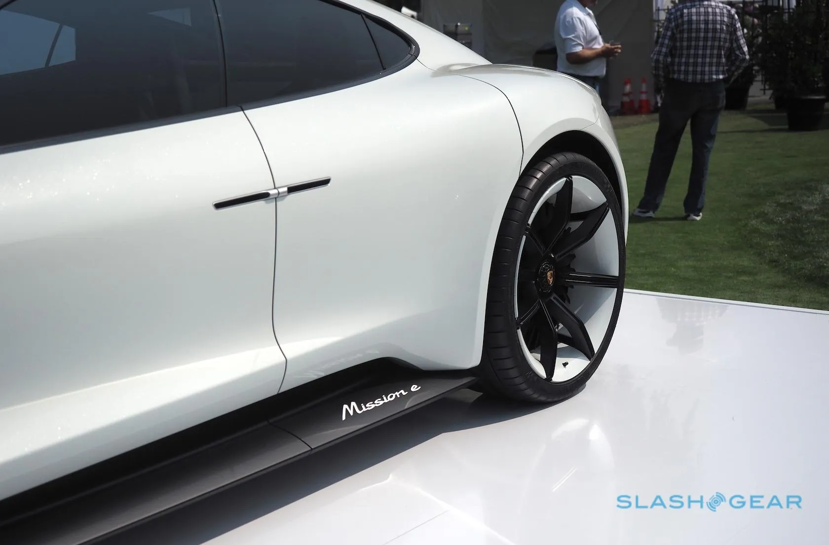 47925 porsche mission e diecast wheels