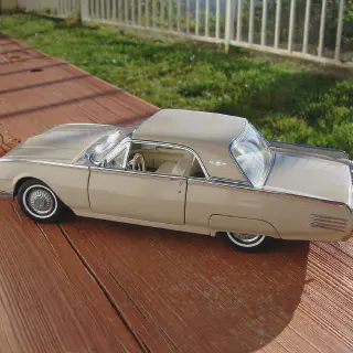 /img/47927-collecting-diecast-cars.webp