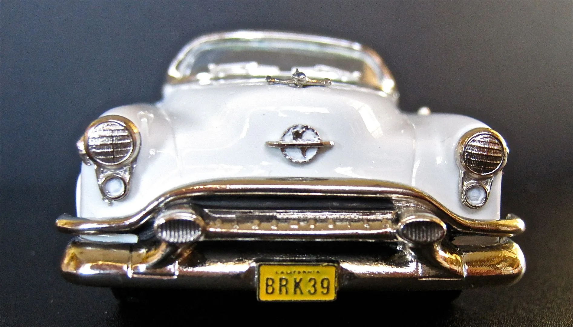 47938 brooklin diecast cars display