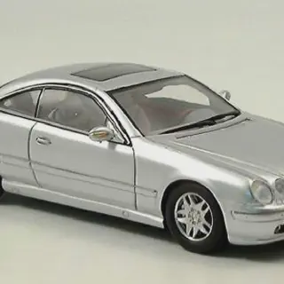 /img/47946-mercedes-500-diecast-display.webp