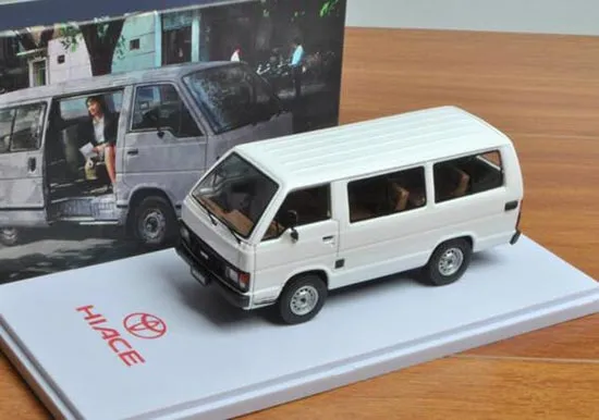 47948 diecast hiace model 2