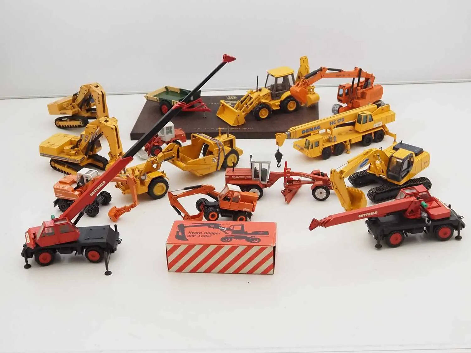 48016 vintage diecast toy materials