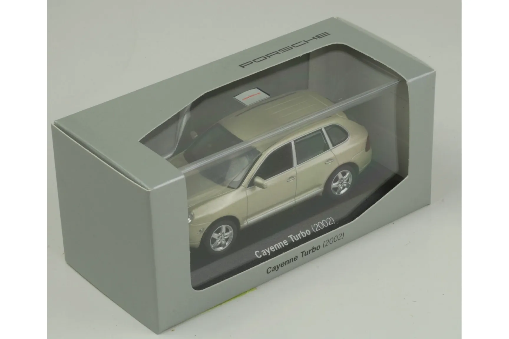 48024 cayenne turbo diecast features