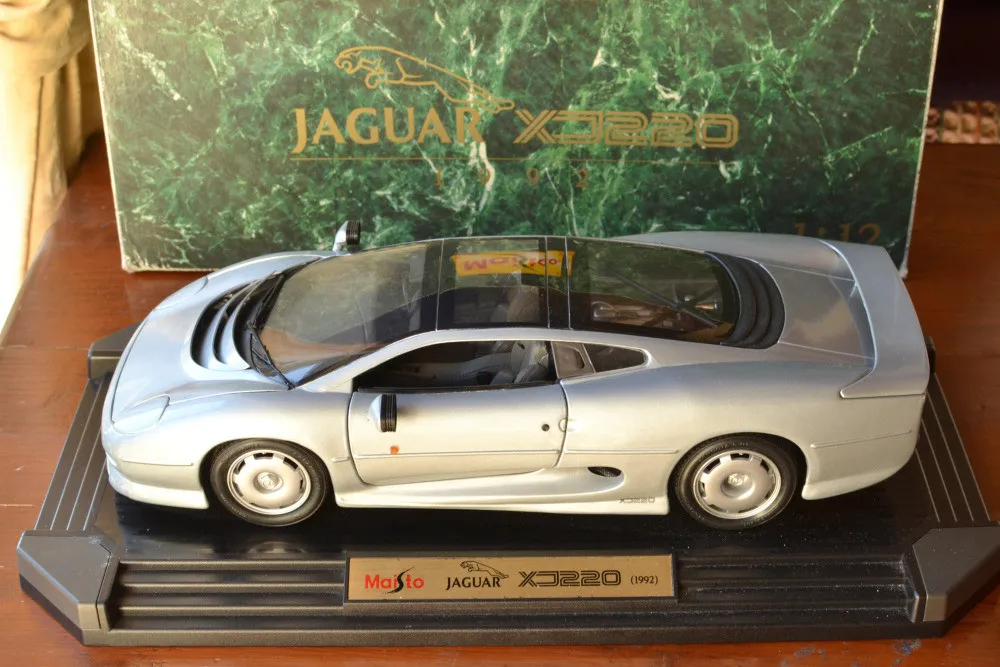 48035 xj220 diecast model display
