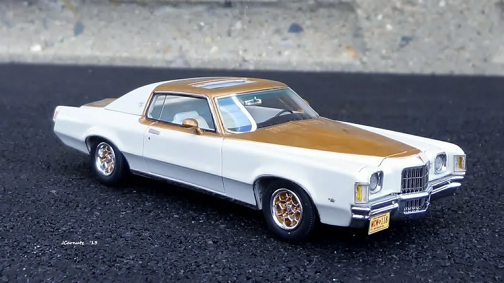 48067 diecast models on display