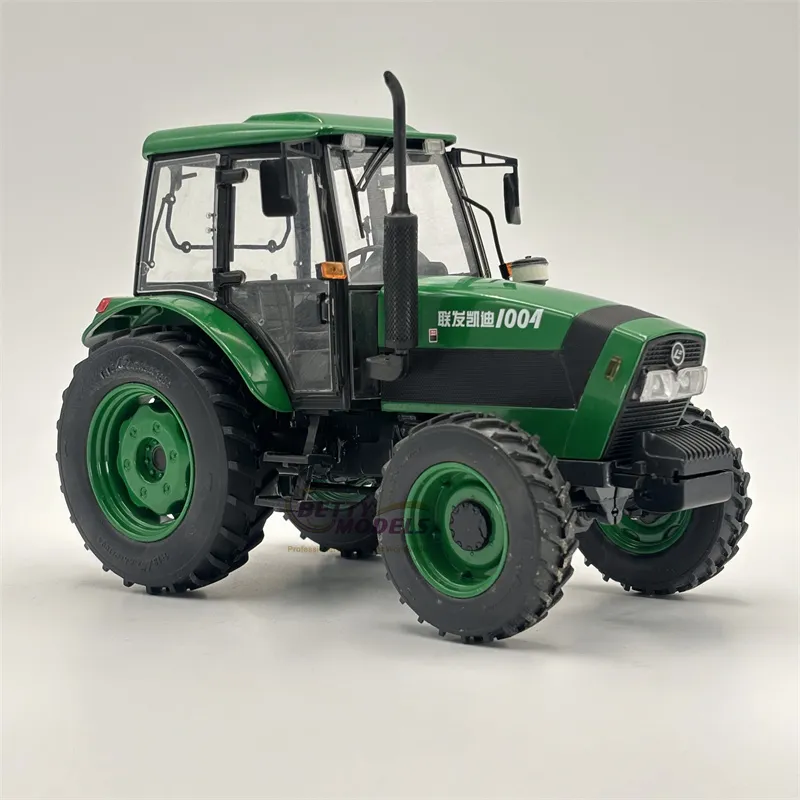 /img/48069-collecting-tractor-models.webp