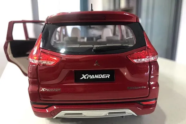 48074 mitsubishi xpander diecast collection