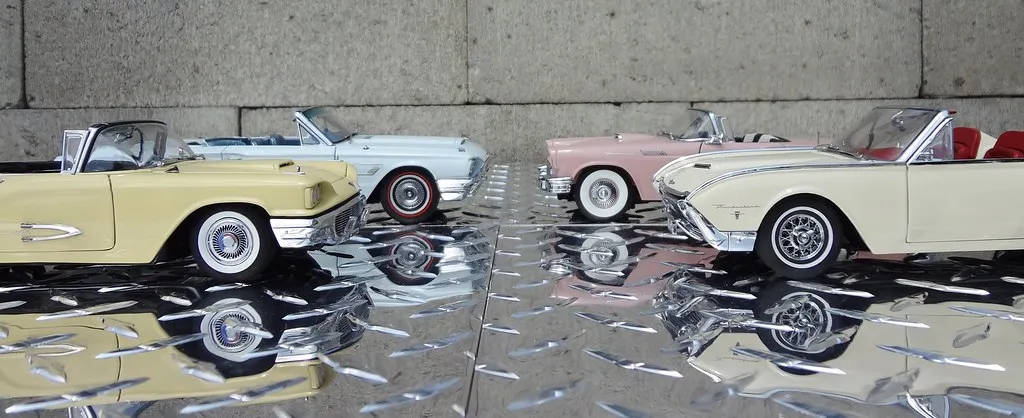 48076 thunderbird 5 diecast