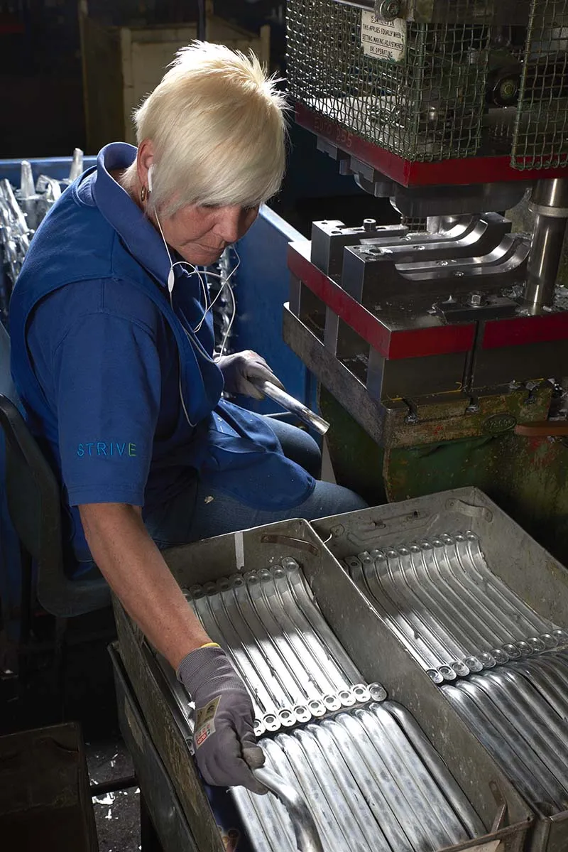 48079 diecast metal cleaning