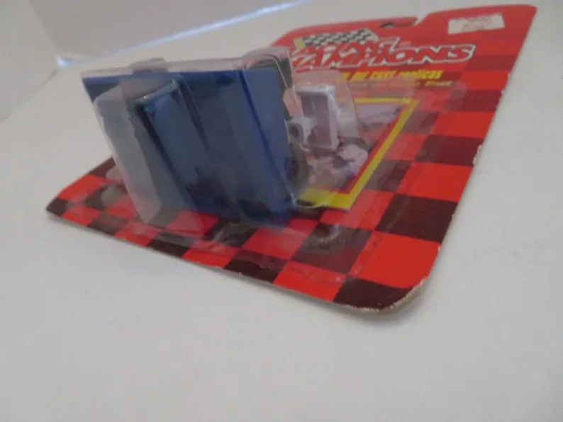 48086 diecast car detailed