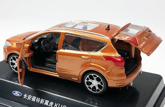 /img/48087-ford-kuga-diecast-display.webp