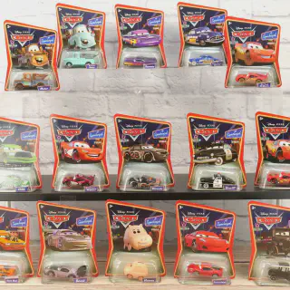 /img/48109-cars-movie-toys-display.webp