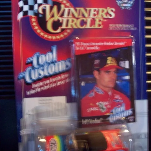 48114 jeff gordon 1999 dupont diecast