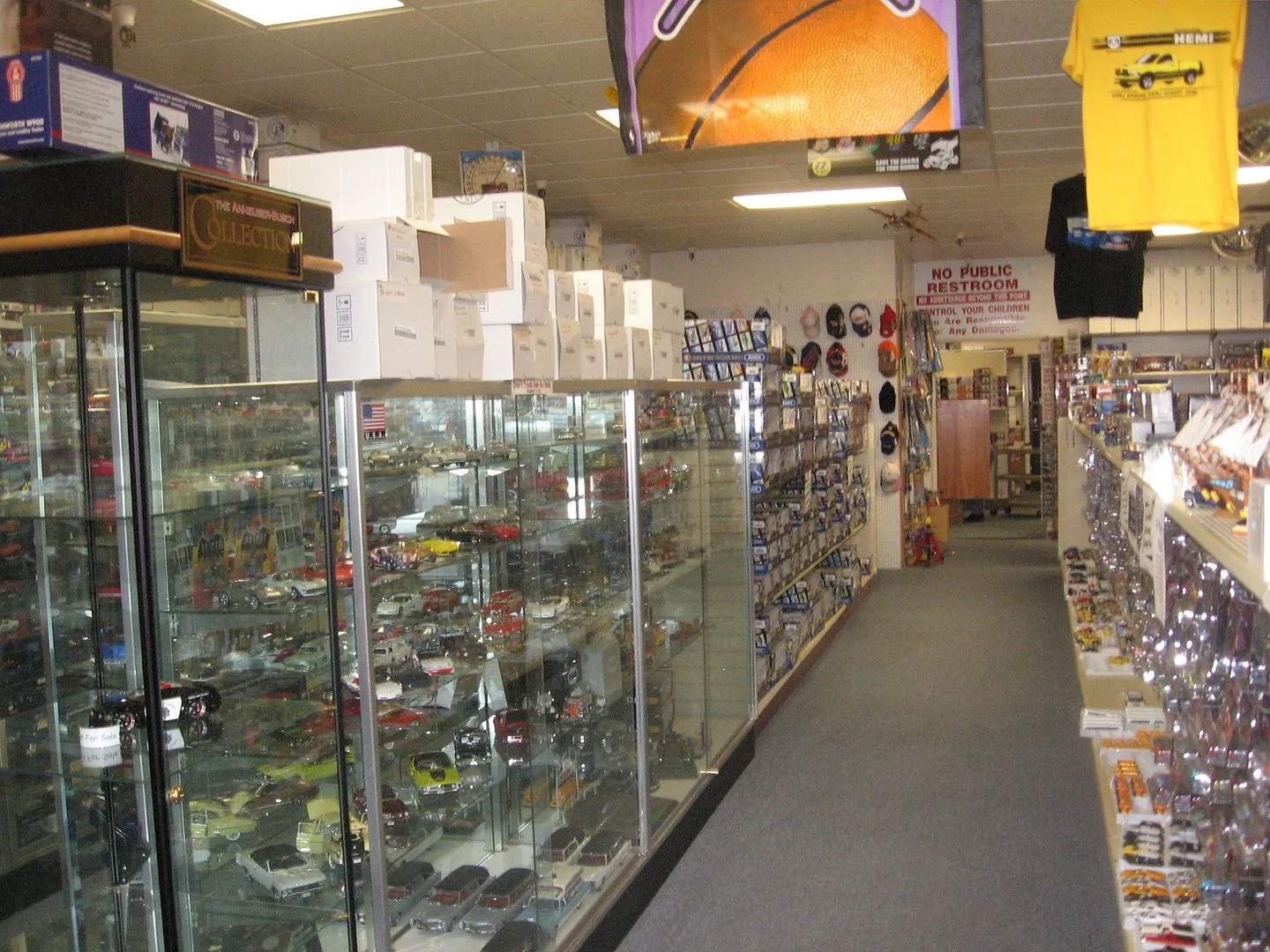 48117 diecast models close up