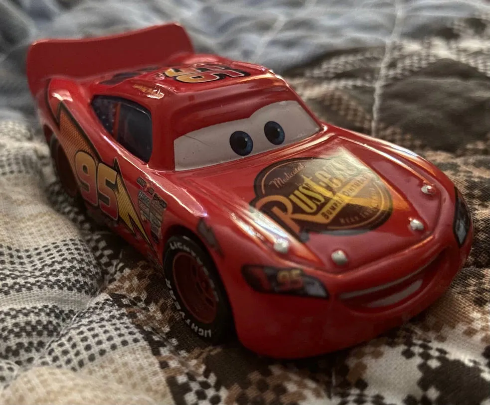 48137 lightning mcqueen diecast 4