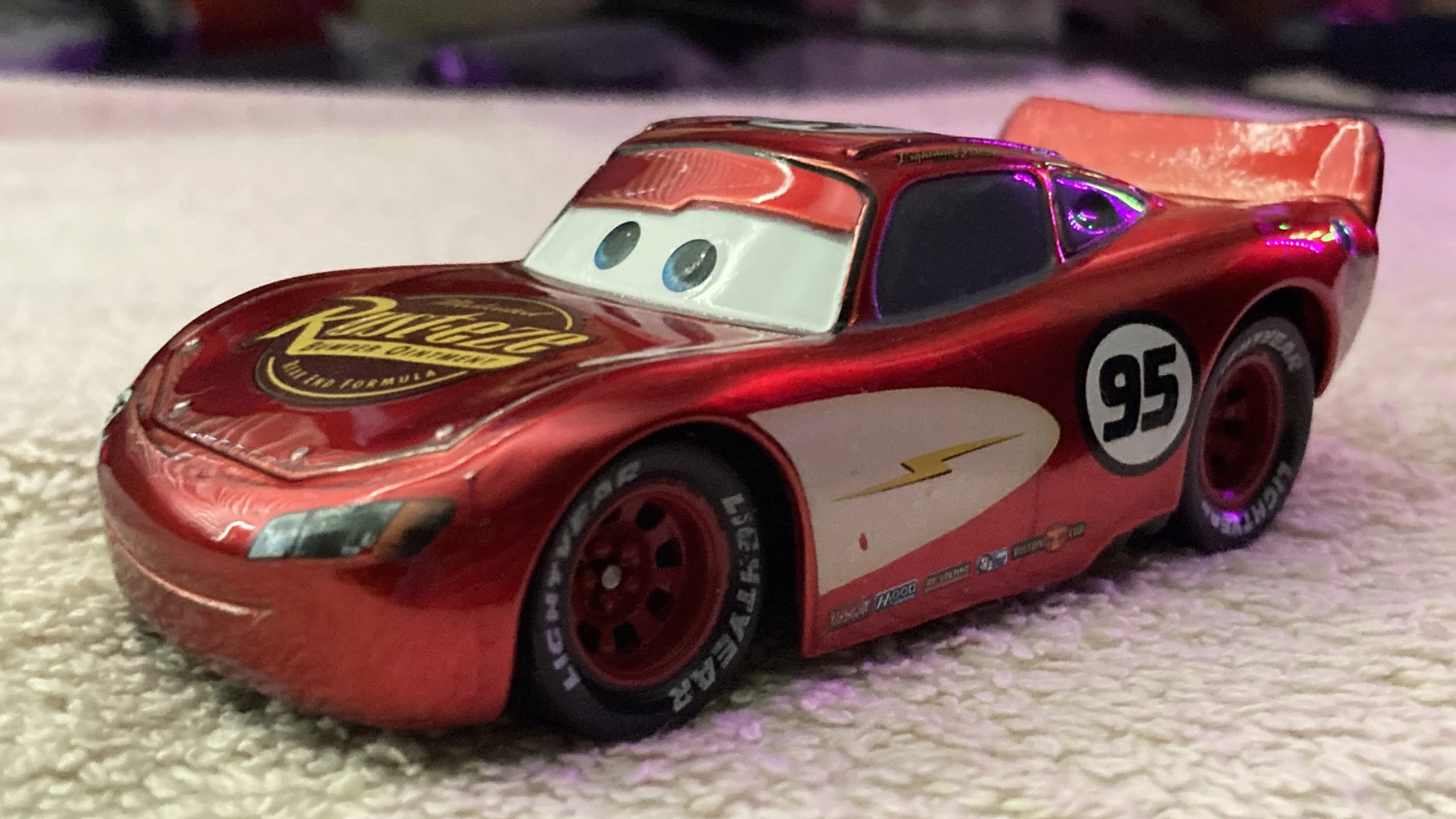48137 lightning mcqueen diecast 6