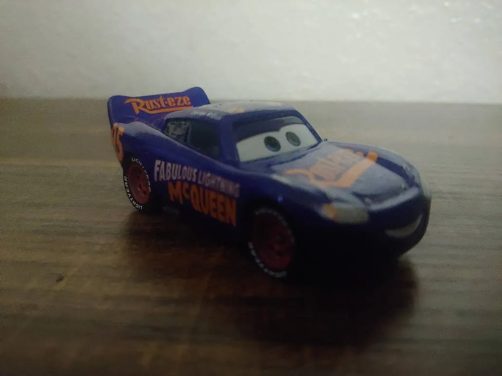 /img/48137-lightning-mcqueen-diecast-7.webp