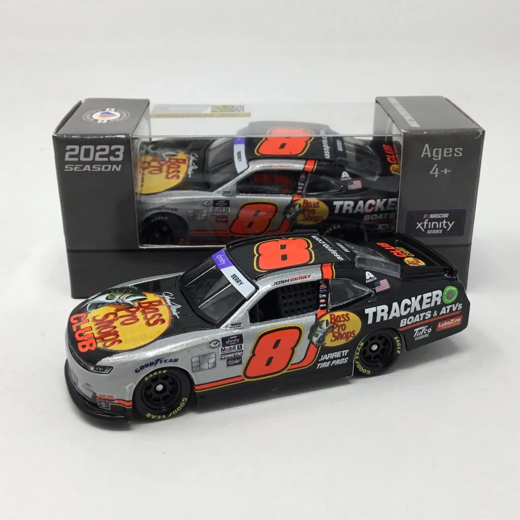 /img/48139-nascar-diecast-haul-cleaning.webp