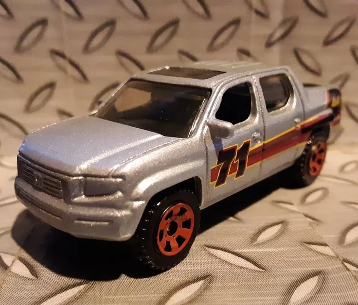 48147 gold diecast car allure